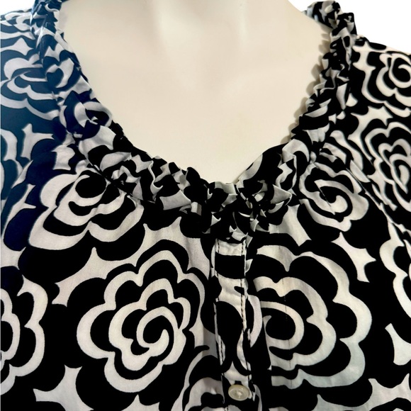 Old Navy Black and White Floral Blouse, puff shirt sleeve, flowy bottom, Sz XXL - Picture 5 of 9